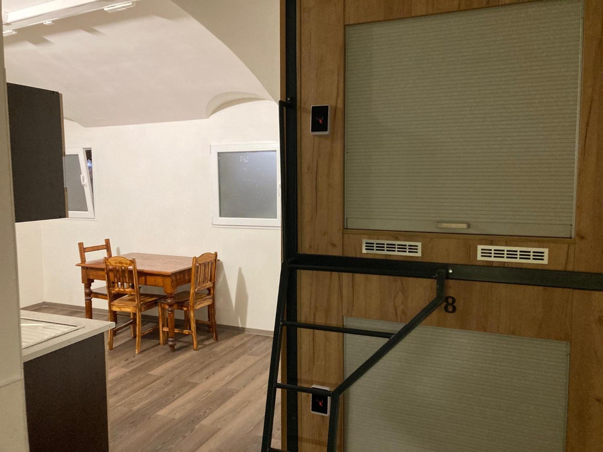 Capsule Hostel Top Wenceslas Square — Photos 1